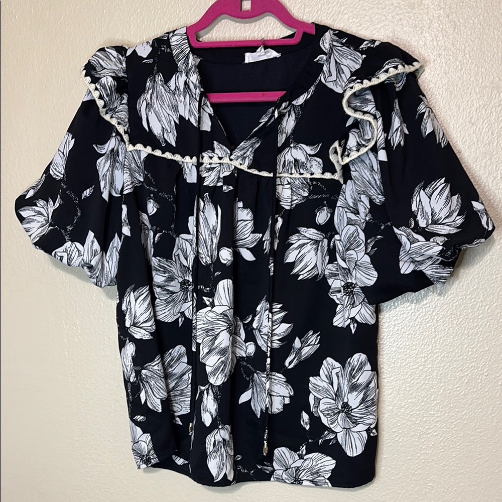 Entro Puff Sleeve Floral Blouse
